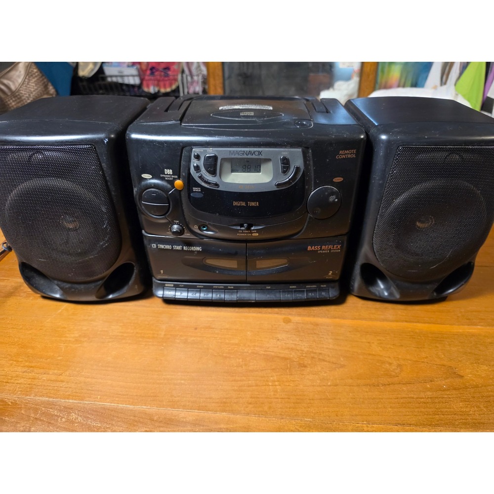 Magnavox AZ 2615 Portable CD Radio Cassette Boombox Digital Tuner Bass Reflex